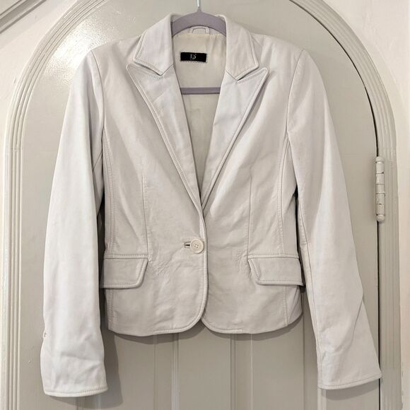 Vintage LEATHER Made In Italy White Crop Jacket/Blazer w/Pockets, Buttoned Cuffs - Picture 9 of 11